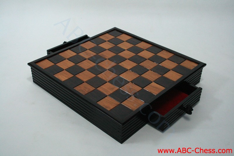 outdoor_wood_chess_table_08.jpg