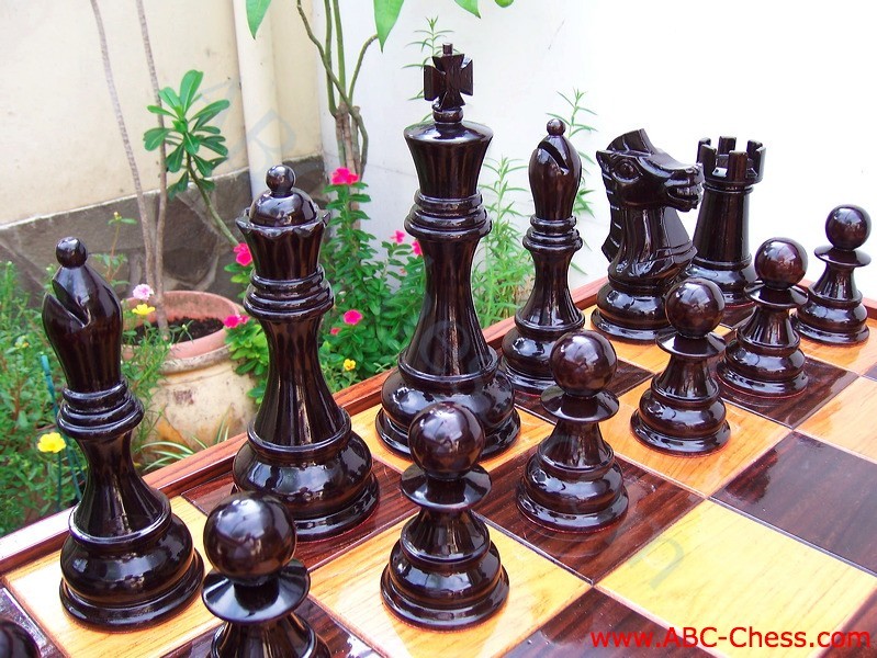 patio_wood_chess_table_07.jpg