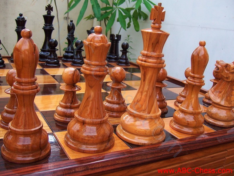 patio_wood_chess_table_09.jpg