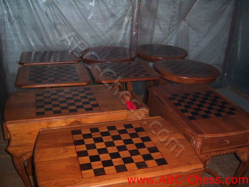 wooden_chess_table_05.jpg