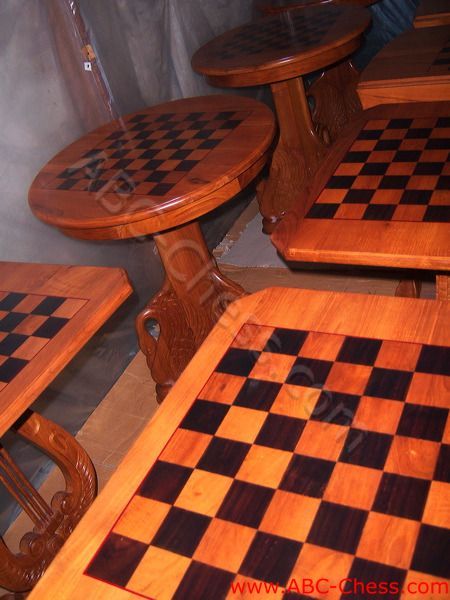 wooden_chess_table_06.jpg