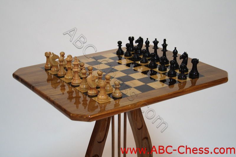wooden_chess_table_harp_02.jpg