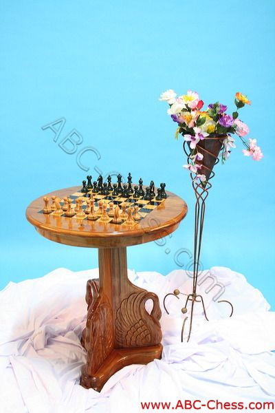 wooden_chess_table_swan_08.jpg